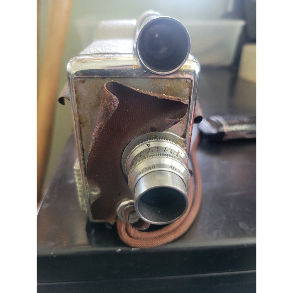 VINTAGE Revere Magazine Model 16  Movie Camera - Picture 11 of 16